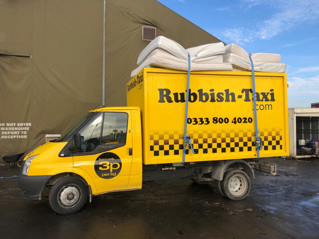 Efficient Furniture Removal in North London - Rubbish Taxi
